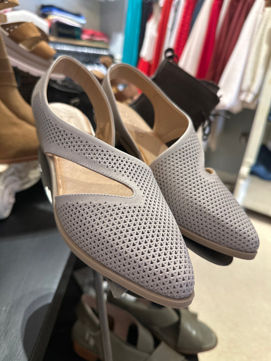 Bueno Bianca Perforated light grey