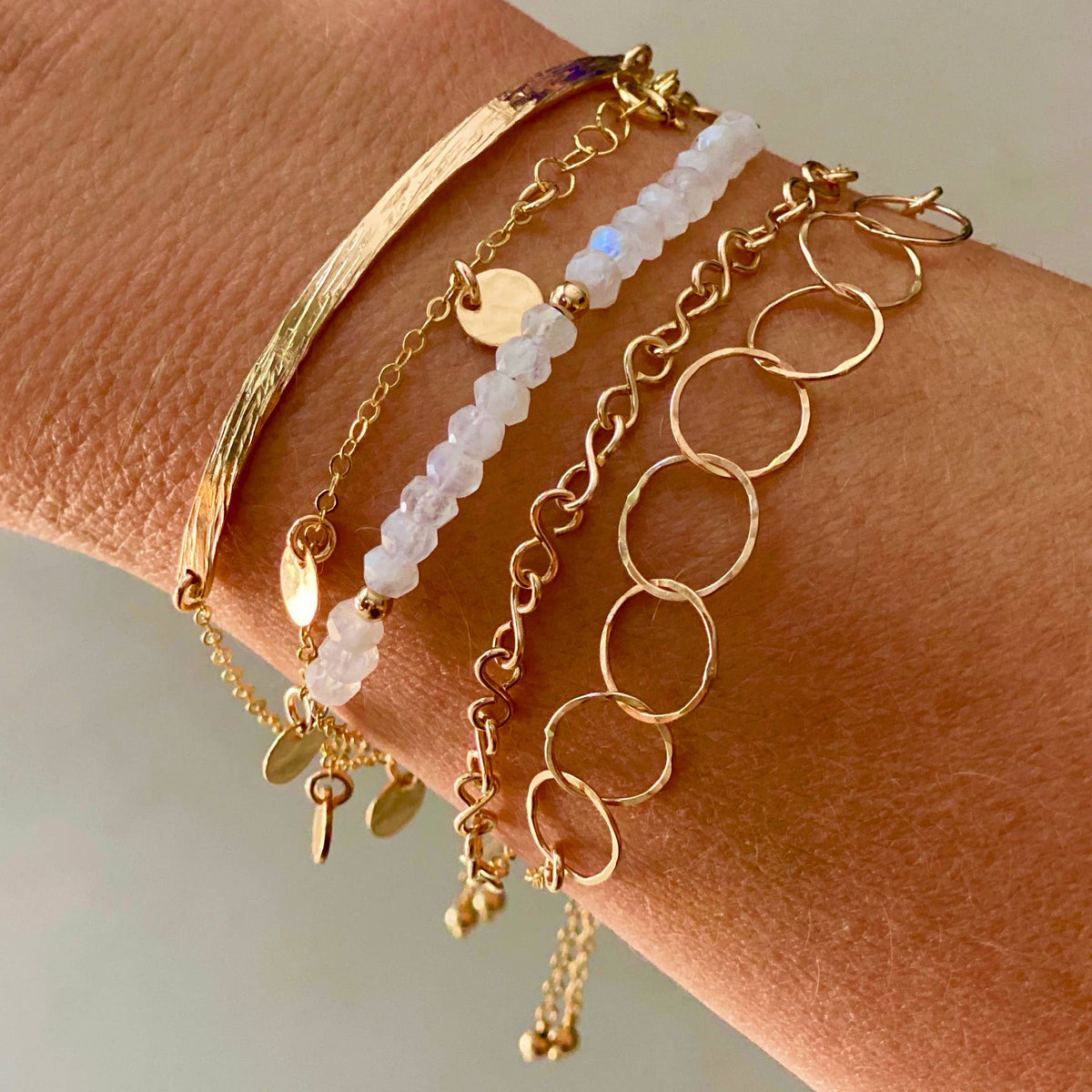 Adjustable bar bracelet