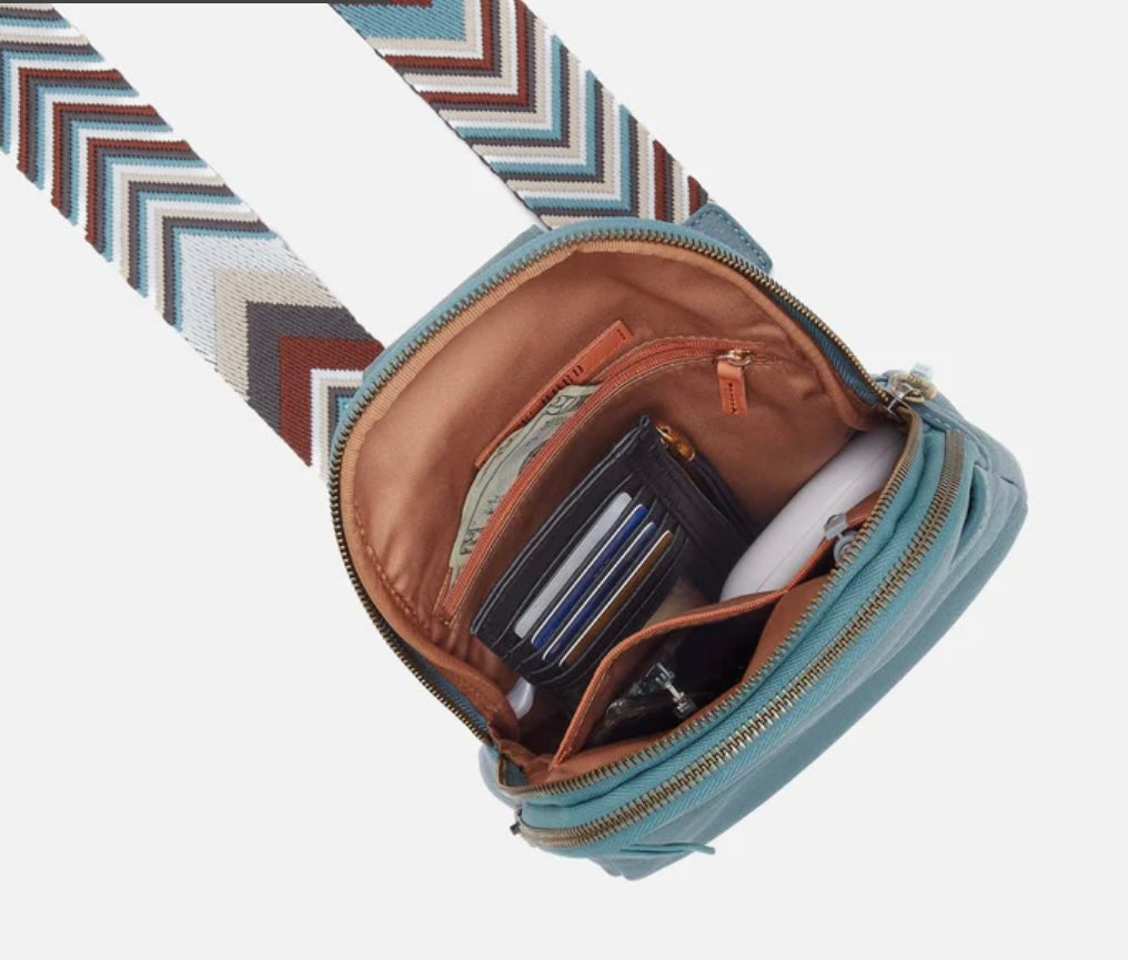 Hobo Cass Sling With Guitar