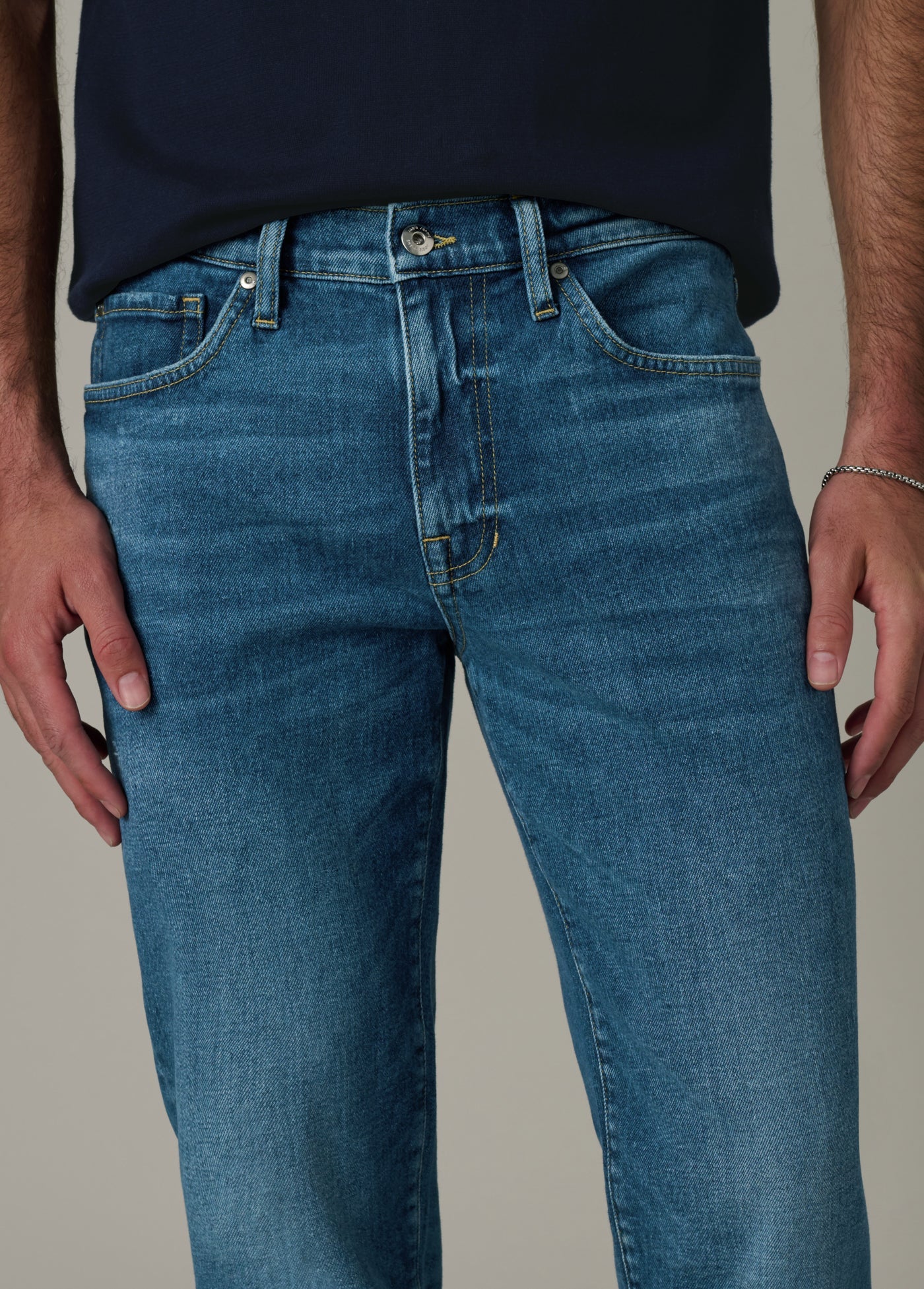 Joe’s Men’s The Brixton Straight Jean Aperotif