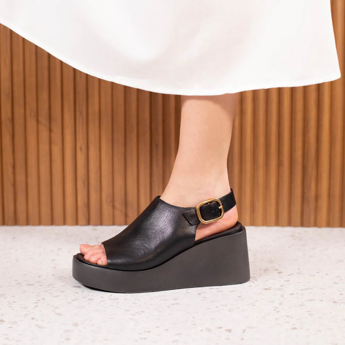 EOS Ariani Wedge
