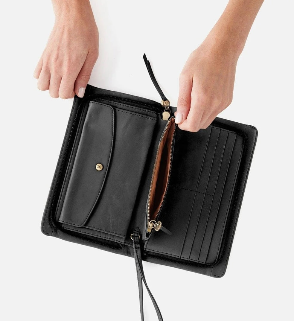 Hobo Evolve Wristlet