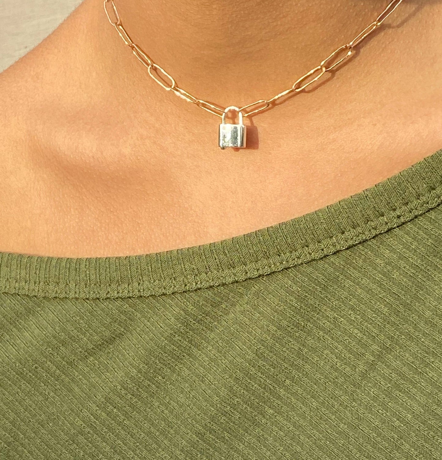 Hand forged link choker with lock