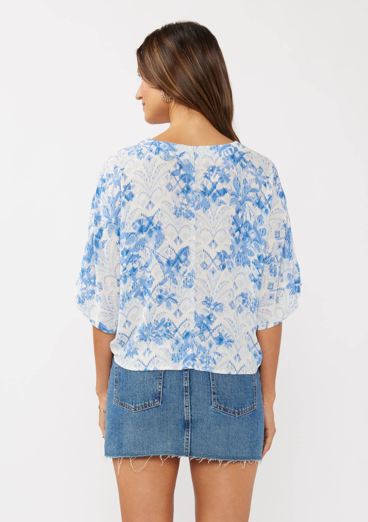 Floral V-Neck Button-Down Knot Front Top: Off White Dusty Blue