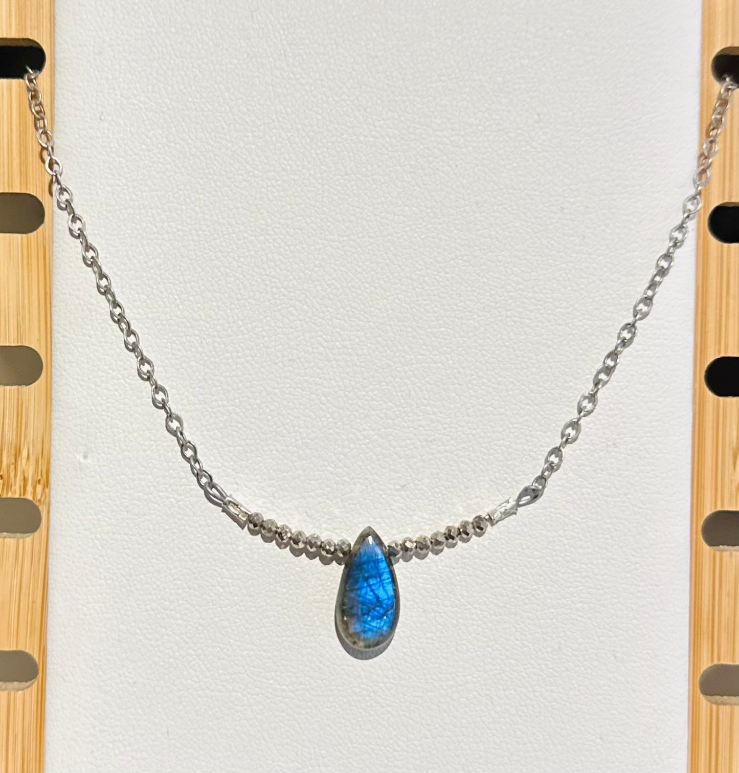 Mountain View Jewelry Gem Necklaces