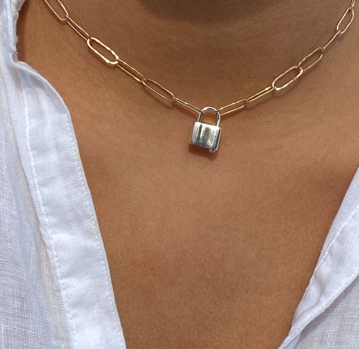Hand forged link choker with lock