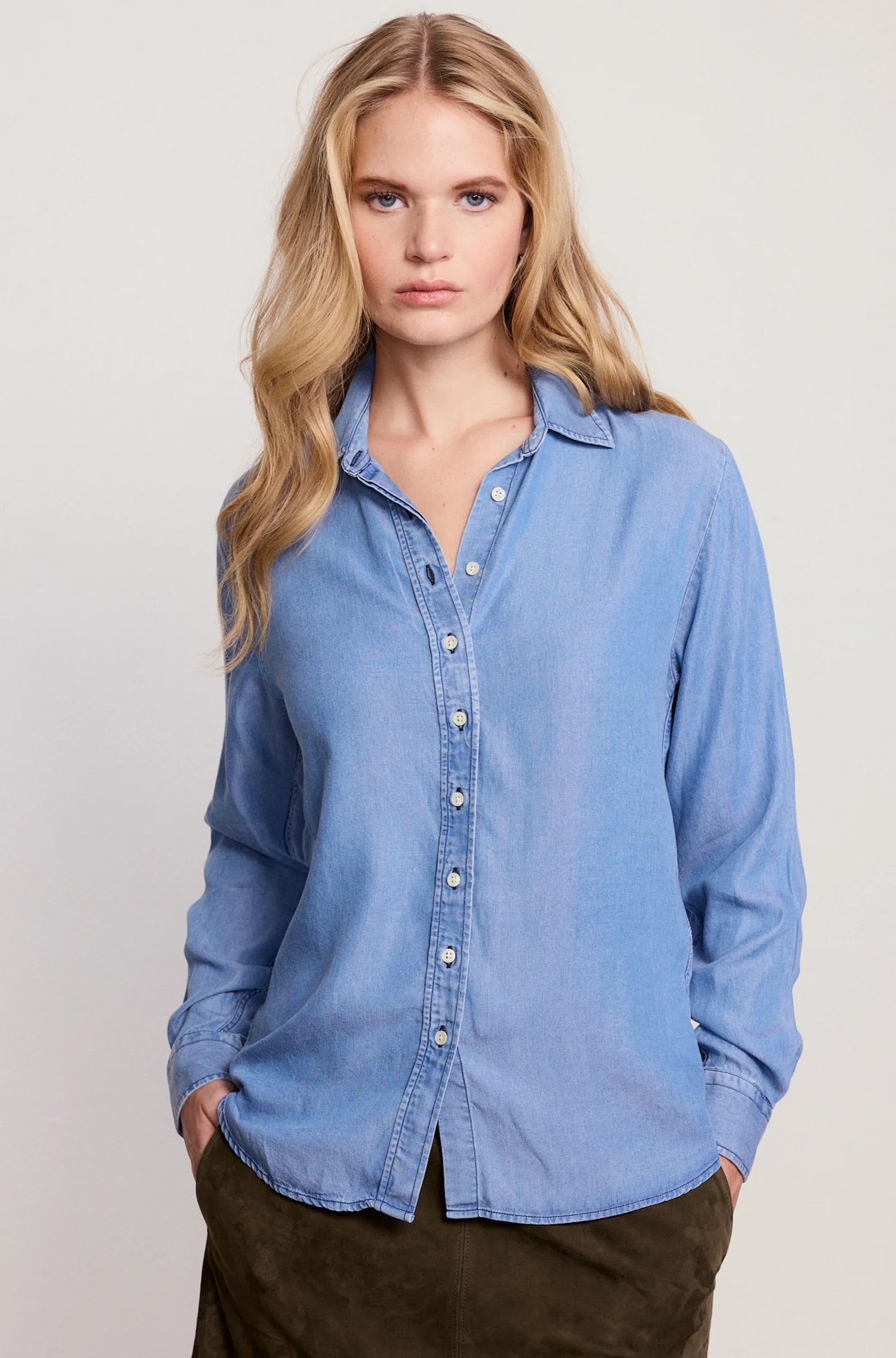 The Shirt The Denim Shirt Medium Wash