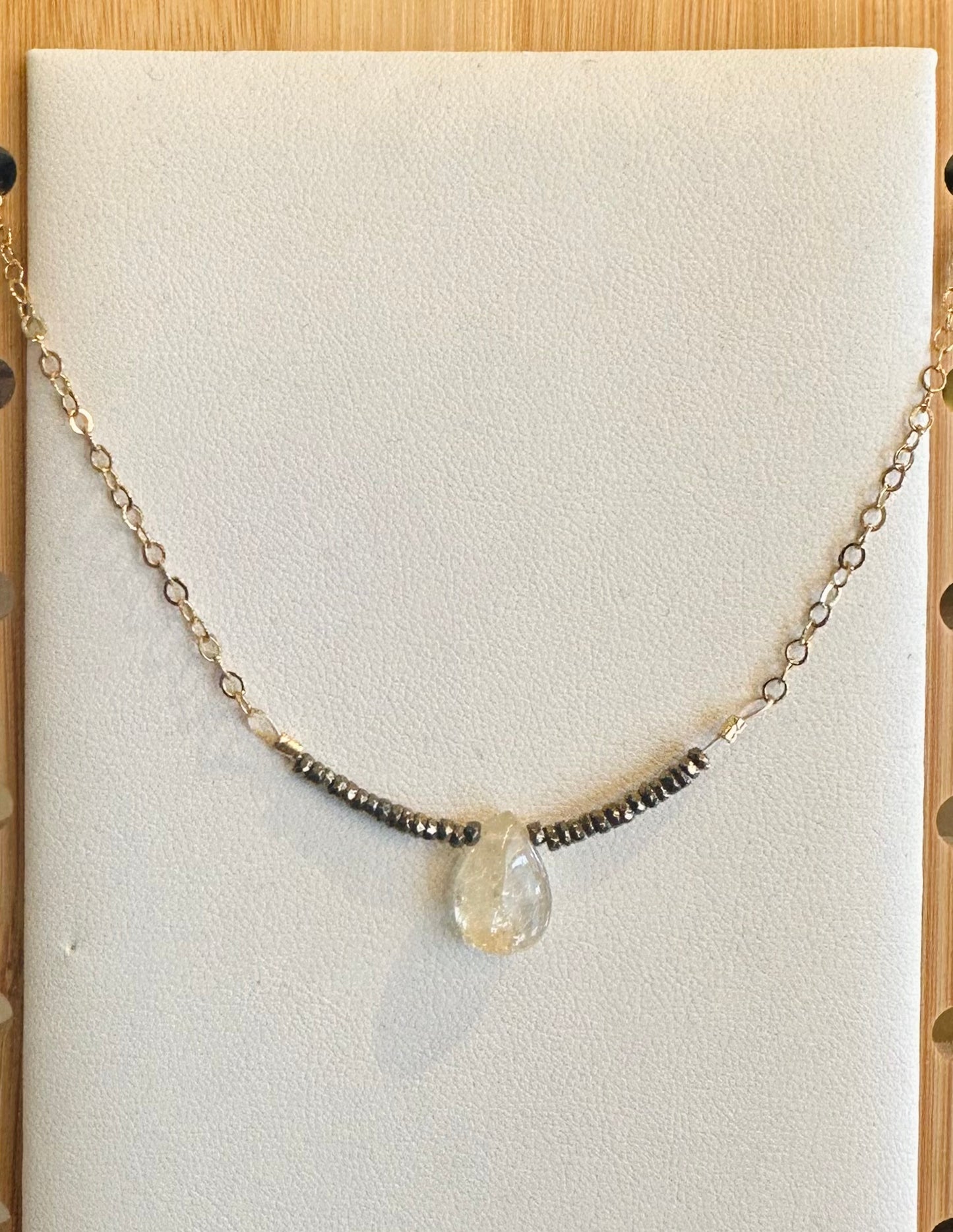 Mountain View Jewelry Gem Necklaces