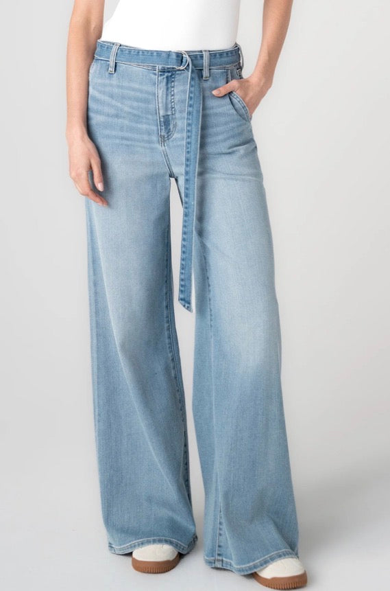 Liverpool Super Stride with Belt