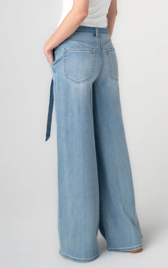 Liverpool Super Stride with Belt