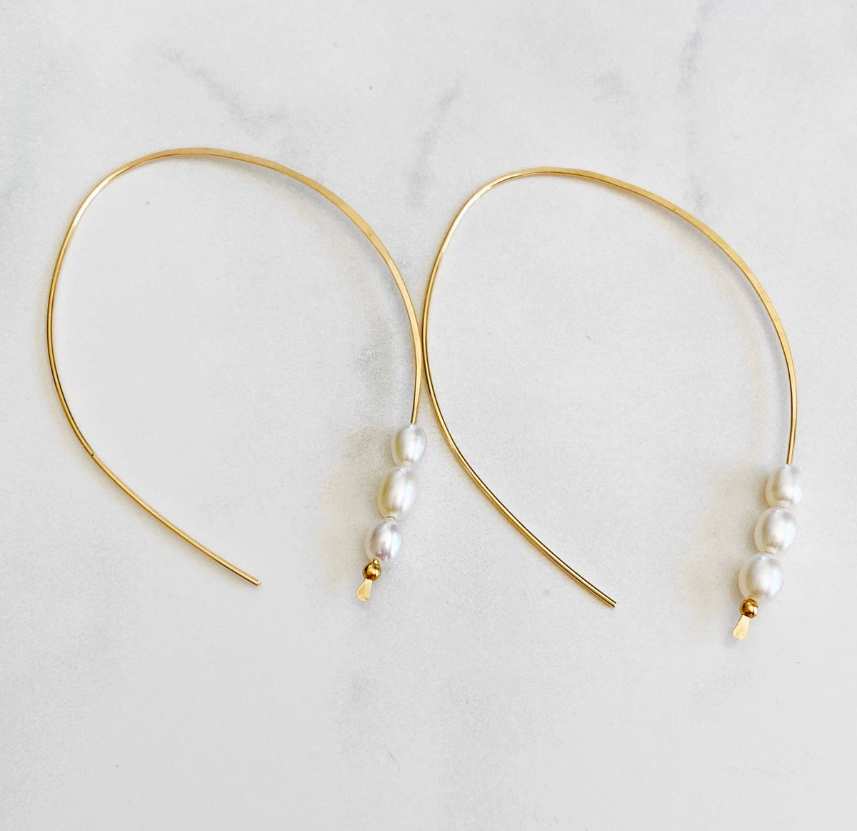 Modern pearl open hoops: Gold Filled